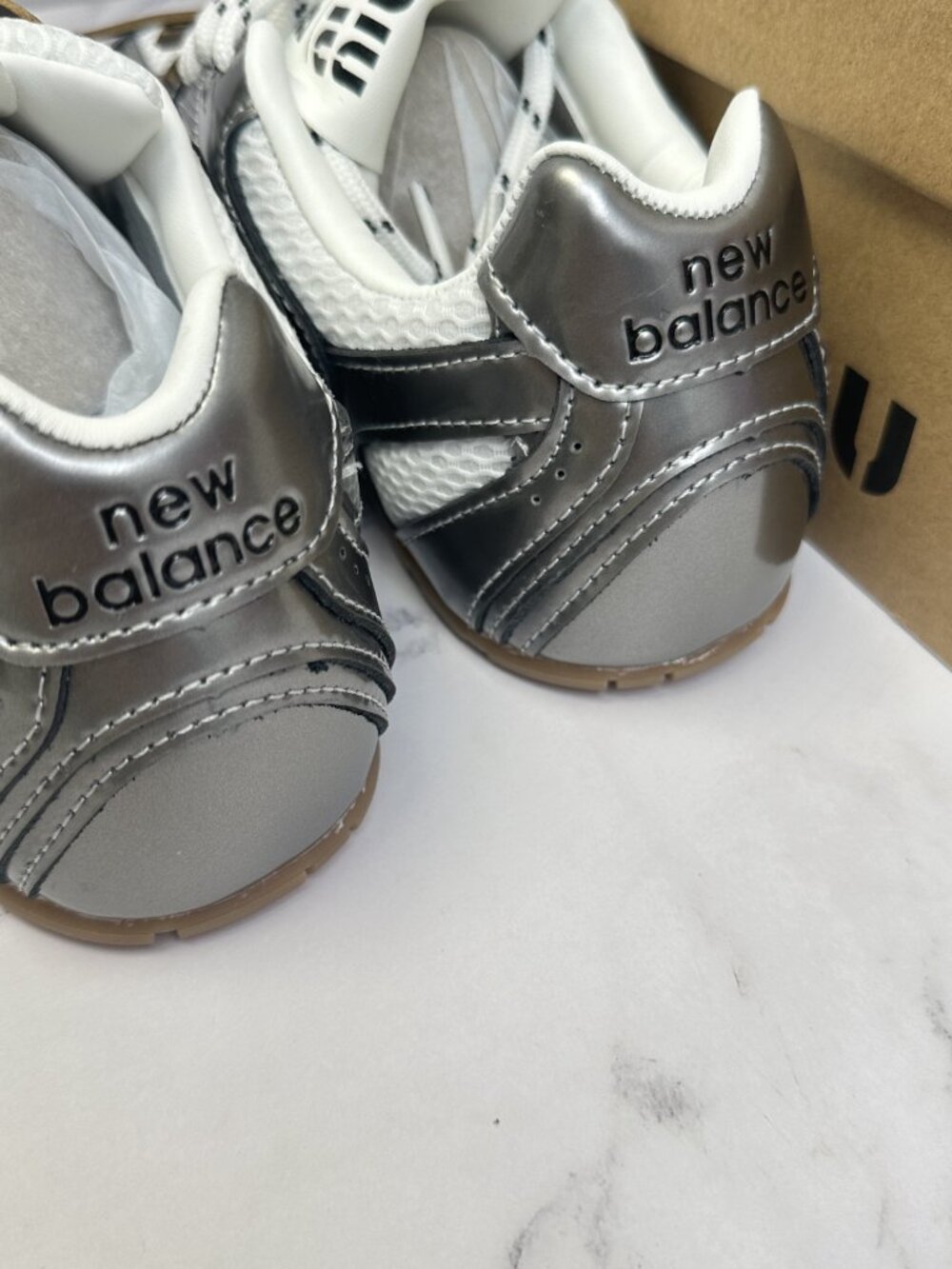 MIU MIU Silver-White Vintage-Style Color-Block Casual Sneakers with Double Laces - Picture 5 of 6